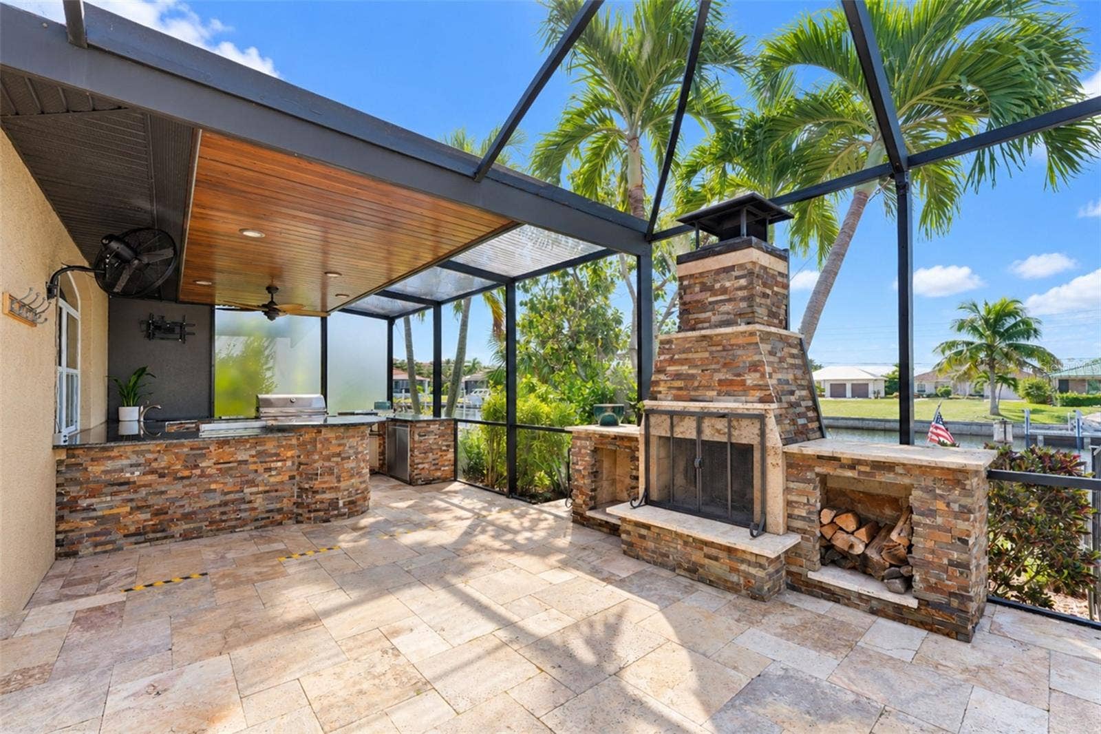 321 PALM ISLES CT, Punta Gorda, FL 33950 Wood burning fireplace