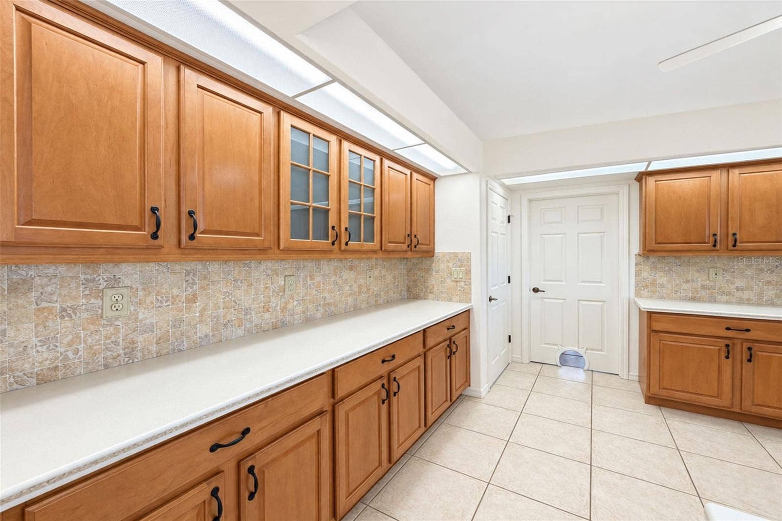 321 PALM ISLES CT, Punta Gorda, FL 33950 Kitchen Cabinets