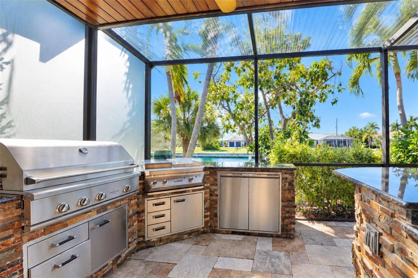 321 PALM ISLES CT, Punta Gorda, FL 33950 Outdoor kitchen
