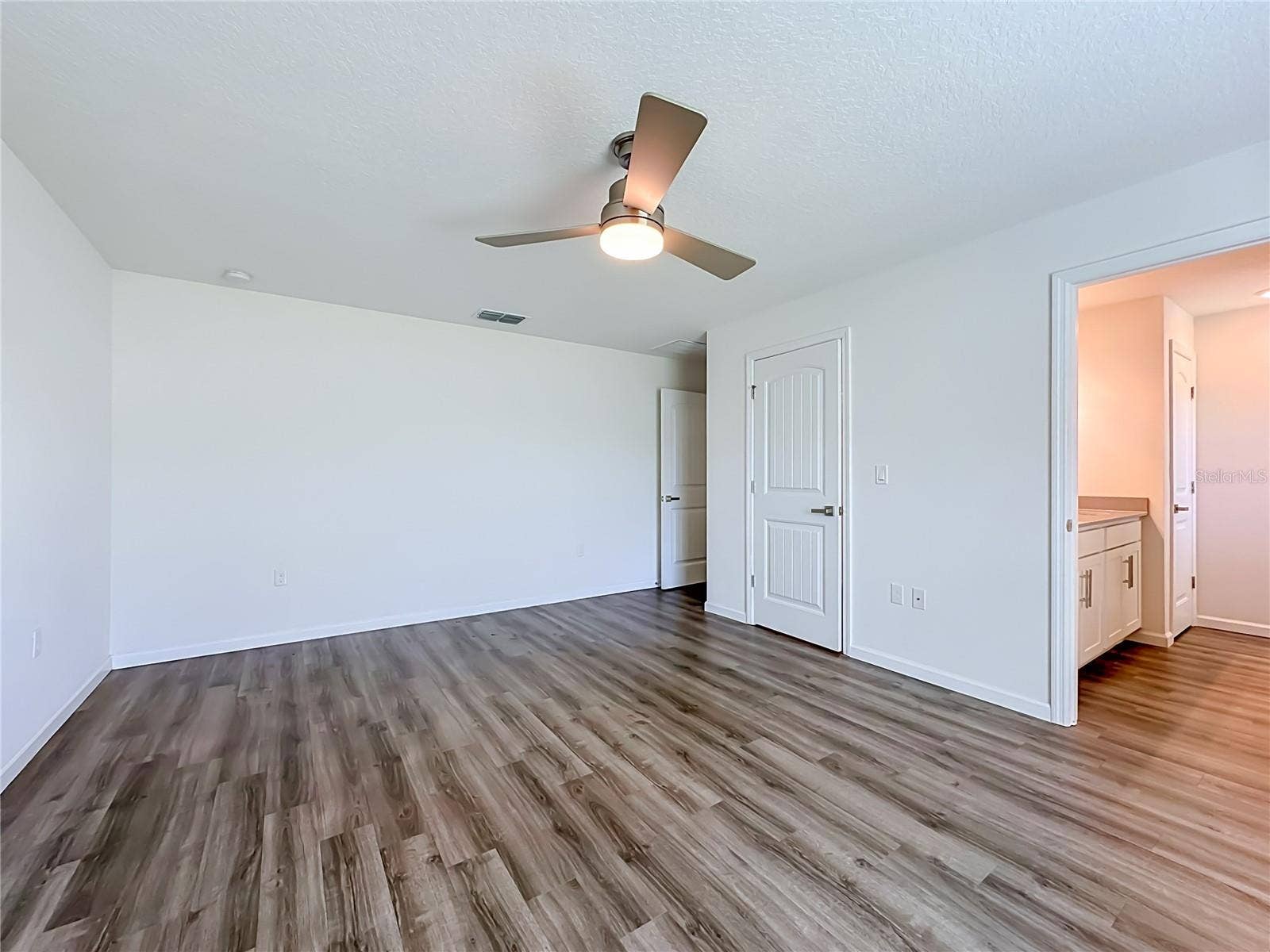 27 FREELAND LANE, Palm Coast, FL 32137 27 FREELAND LANE, Palm Coast, FL 32137