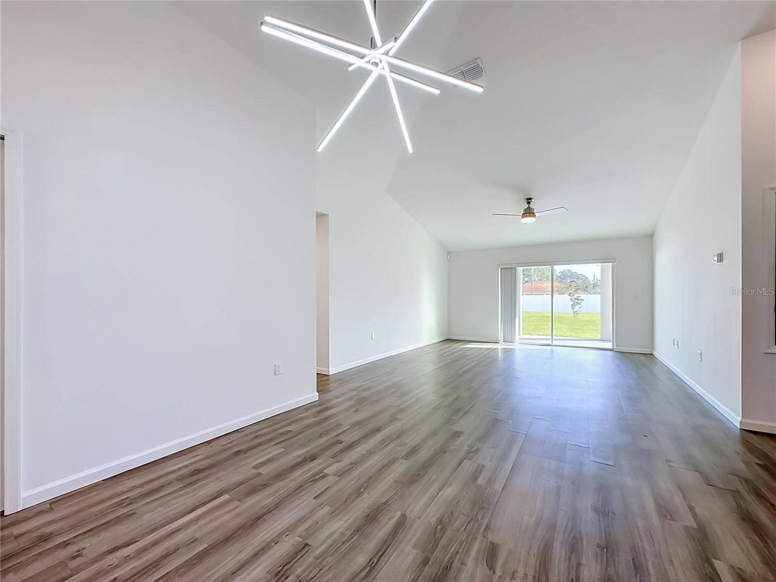 27 FREELAND LANE, Palm Coast, FL 32137 27 FREELAND LANE, Palm Coast, FL 32137