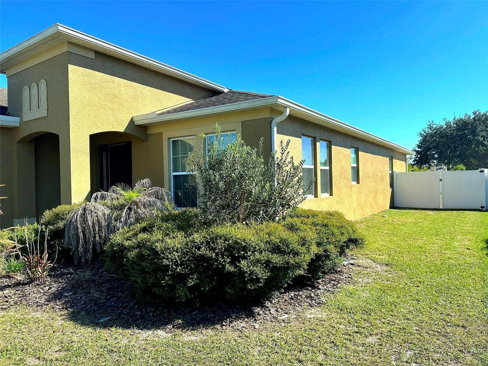 3259 SUMMIT LANE, Lakeland, FL 33810 3259 SUMMIT LANE, Lakeland, FL 33810