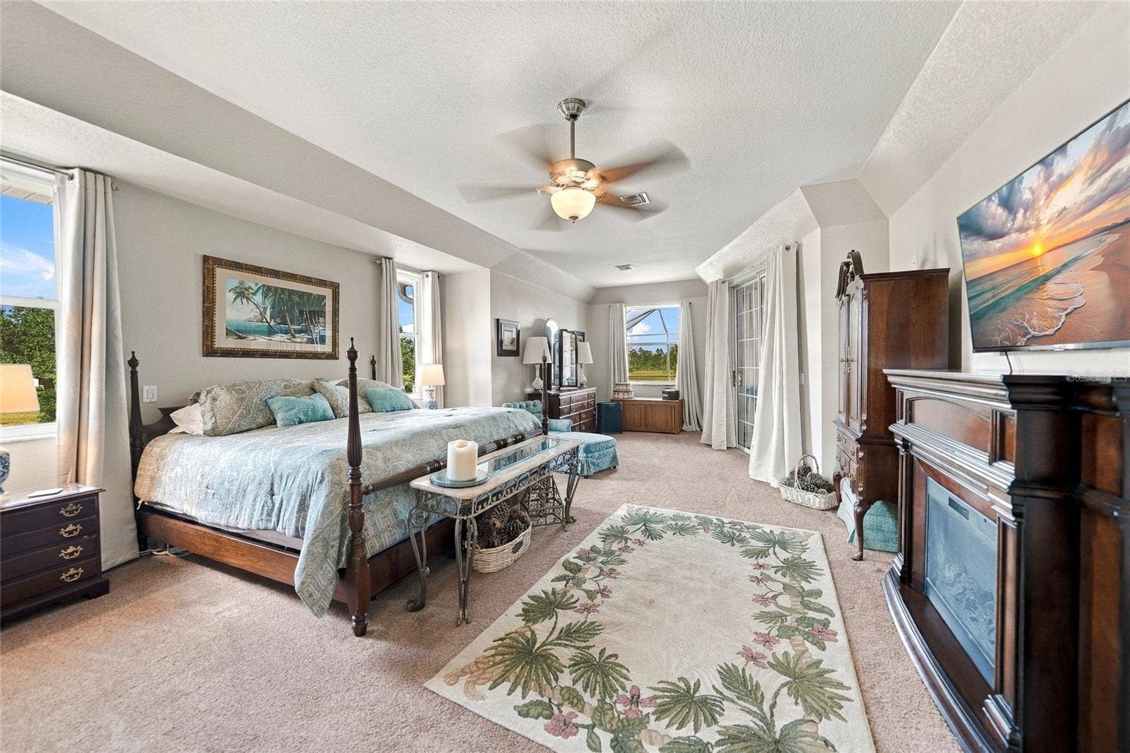 HUGE Primary Suite with Entrance to the Lanai/Pool, NEW Carpet