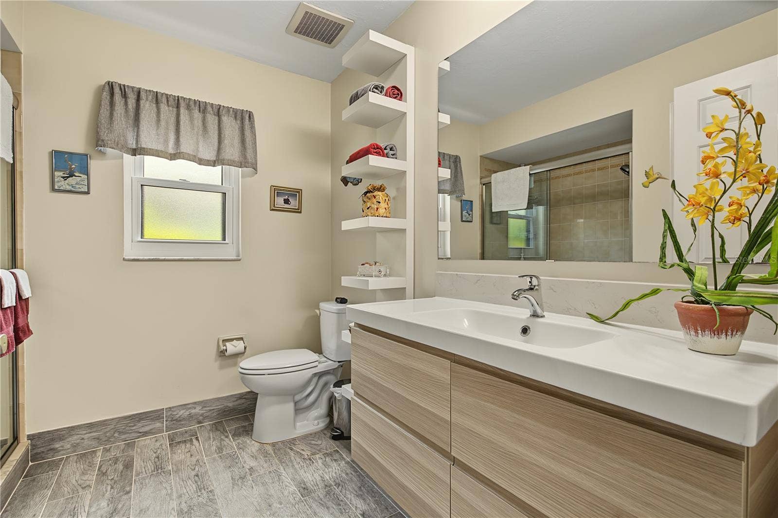7121 TWIN EAGLE LANE, Fort Myers, FL 33912 Guest bathroom