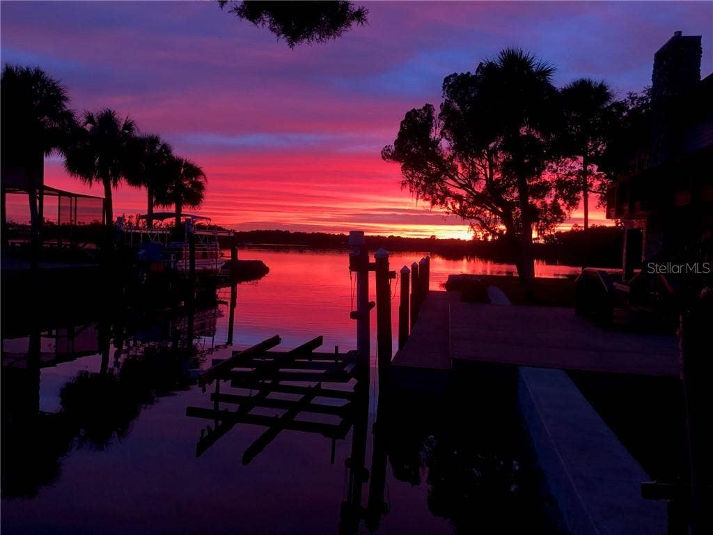 12014 W Dolphin COURT, Homosassa, FL 34448 This is a REAL sunset photo!
