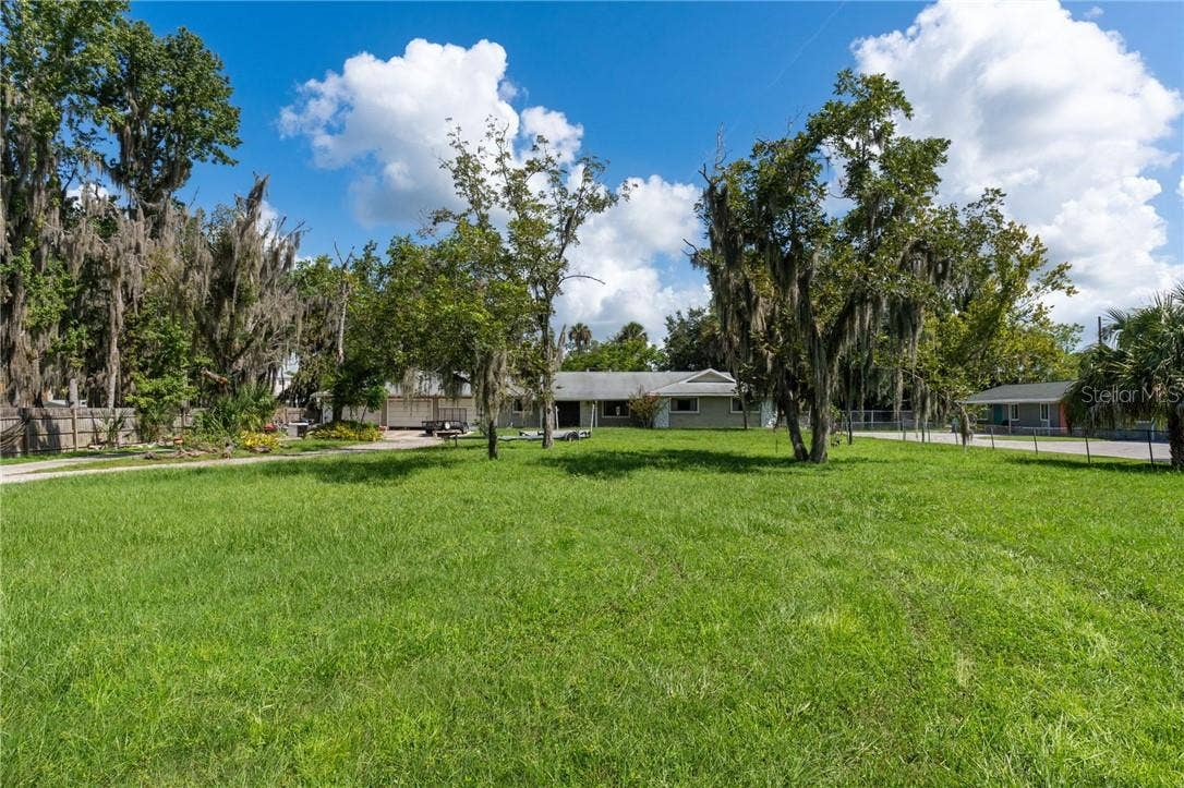 149 & 151 SE Paradise Point ROAD, Crystal River, FL 34429 149 & 151 SE Paradise Point ROAD, Crystal River, FL 34429