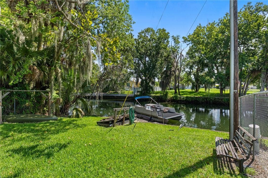 149 & 151 SE Paradise Point ROAD, Crystal River, FL 34429 149 & 151 SE Paradise Point ROAD, Crystal River, FL 34429