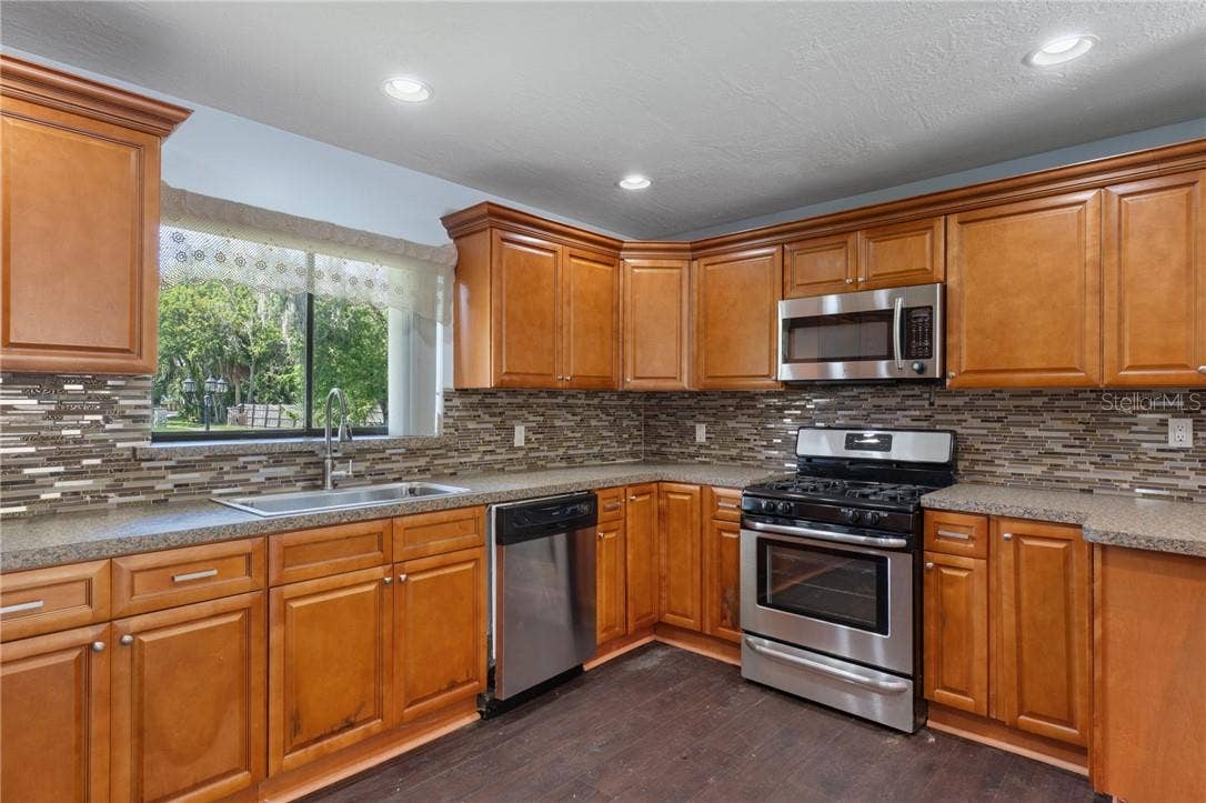 149 & 151 SE Paradise Point ROAD, Crystal River, FL 34429 149 & 151 SE Paradise Point ROAD, Crystal River, FL 34429