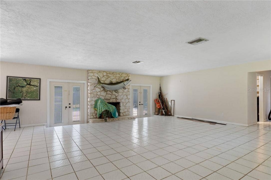 149 & 151 SE Paradise Point ROAD, Crystal River, FL 34429 149 & 151 SE Paradise Point ROAD, Crystal River, FL 34429