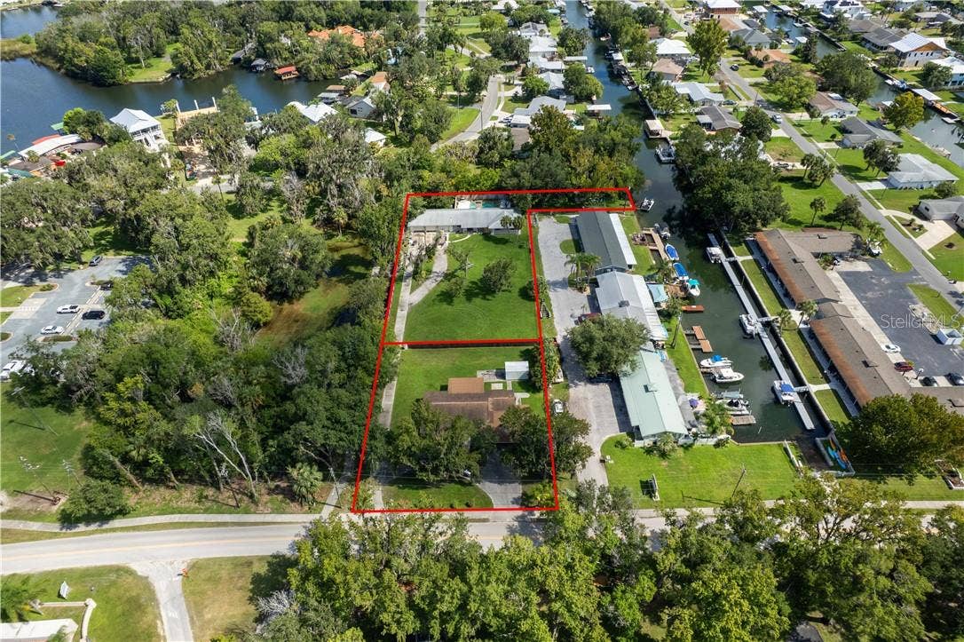 149 & 151 SE Paradise Point ROAD, Crystal River, FL 34429 149 & 151 SE Paradise Point ROAD, Crystal River, FL 34429