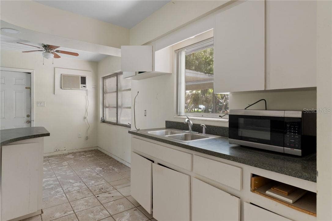 149 & 151 SE Paradise Point ROAD, Crystal River, FL 34429 149 & 151 SE Paradise Point ROAD, Crystal River, FL 34429