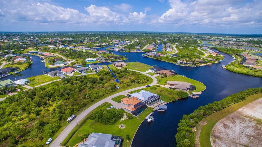 Property photo for 15505 MARGO CIRCLE, Port Charlotte, FL