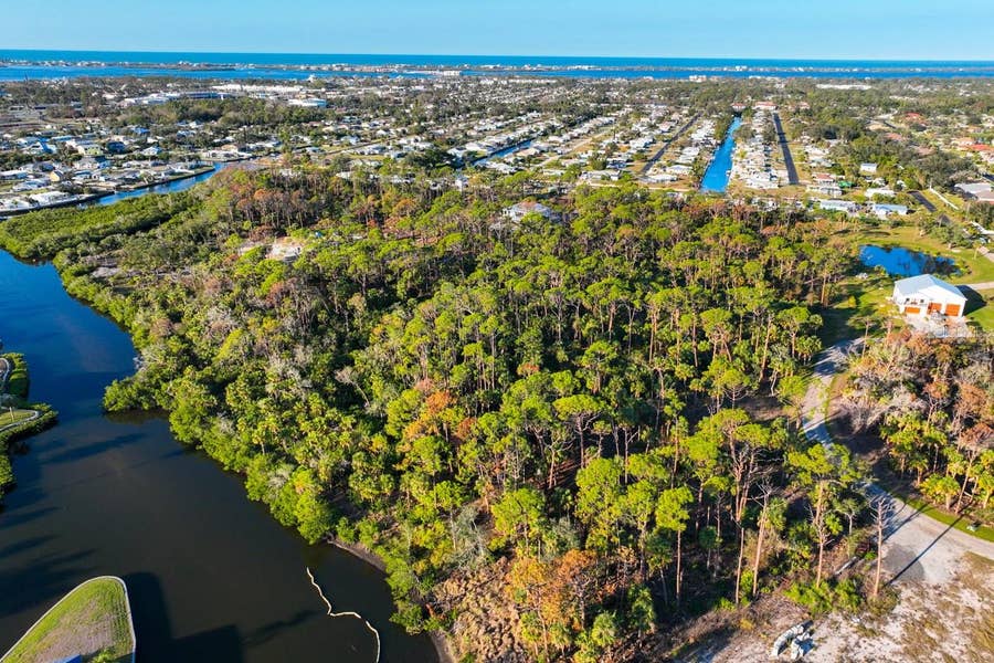 Property photo for 971 LAMPP DRIVE, Englewood, FL