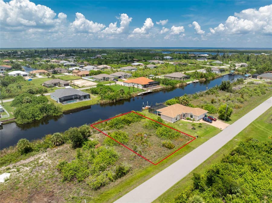 Property photo for 15610 APPLEWHITE CIRCLE, Port Charlotte, FL