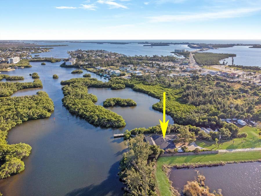 Property photo for 300 E BAY HEIGHTS AVENUE, Englewood, FL