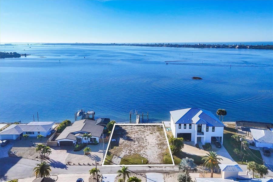 Property photo for 16 SOUTHWIND DRIVE, Englewood, FL