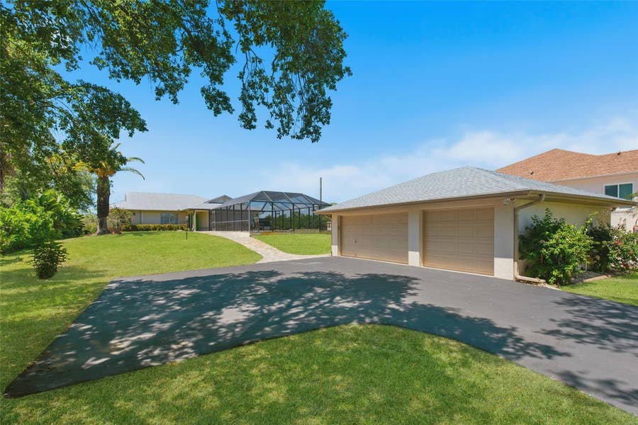 Property photo for 880 LEMON BAY DRIVE, Venice, FL