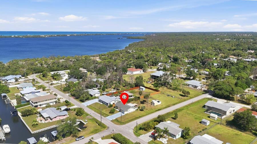 Property photo for 900 STEWART STREET, Englewood, FL