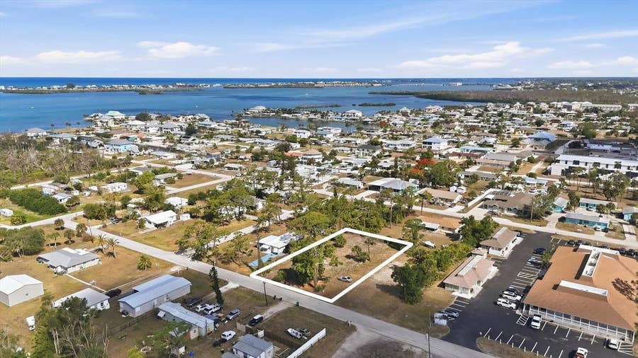 Property photo for 1970 KENTUCKY AVENUE, Englewood, FL