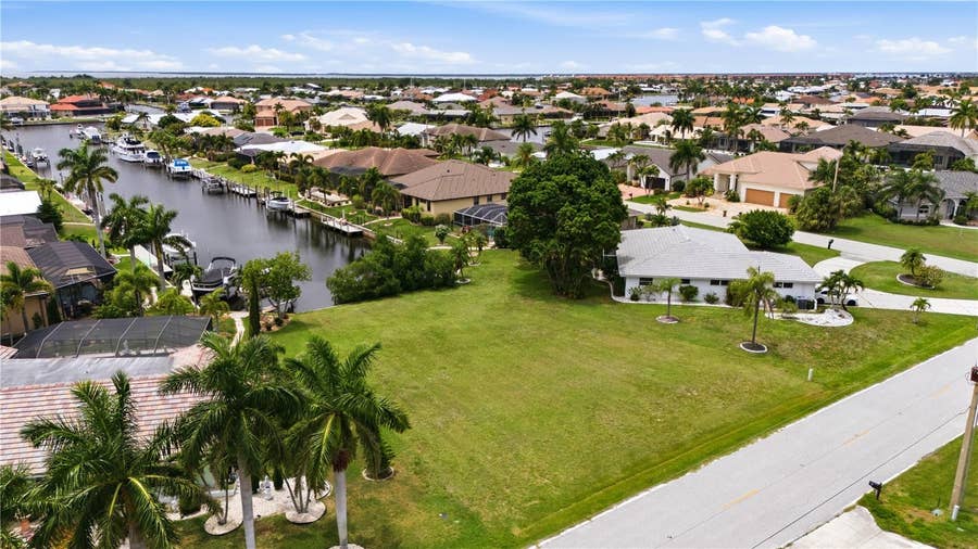 Property photo for 1121 CORONADO DRIVE, Punta Gorda, FL