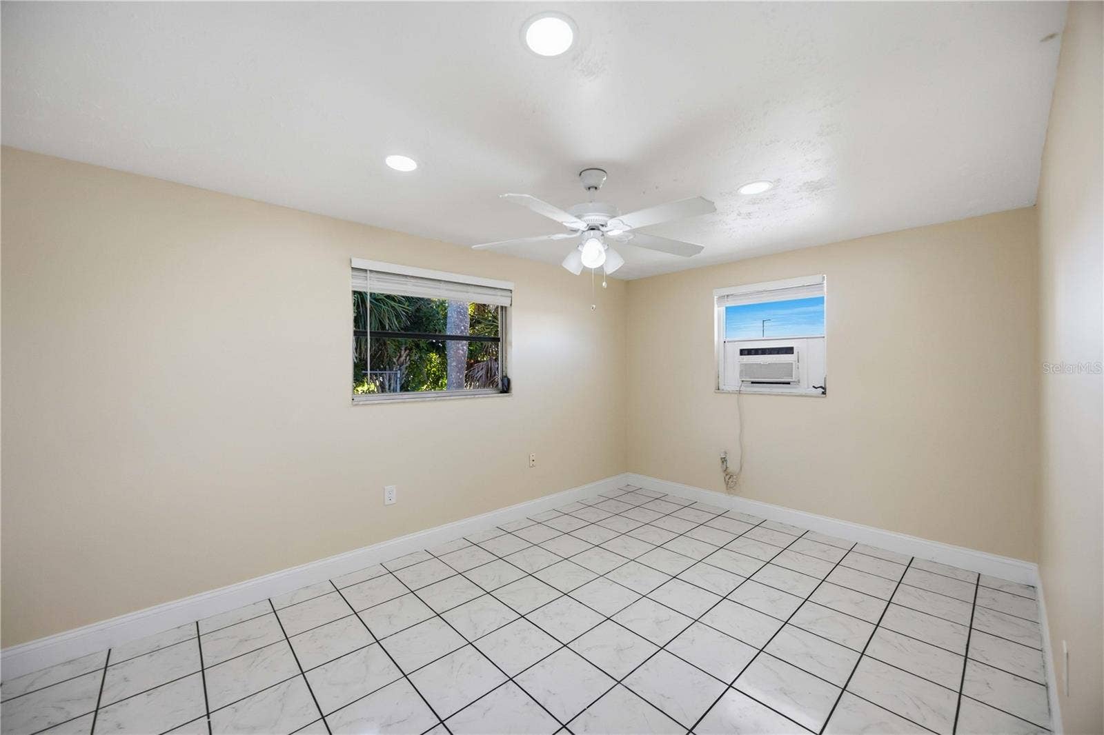 20 W COWLES STREET, Englewood, FL 34223