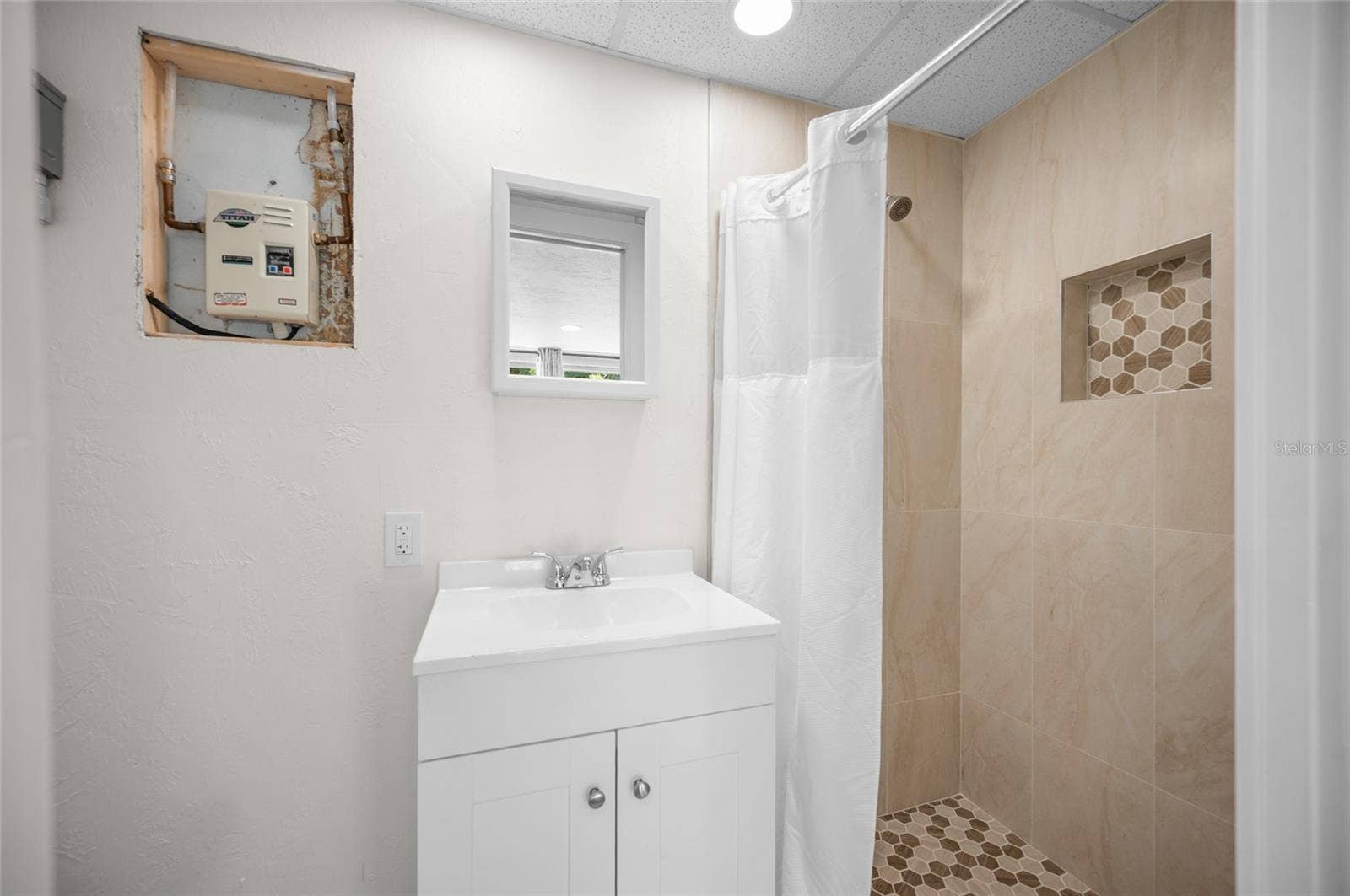 2111 HEASLEY ROAD, Englewood, FL 34223 full bathroom