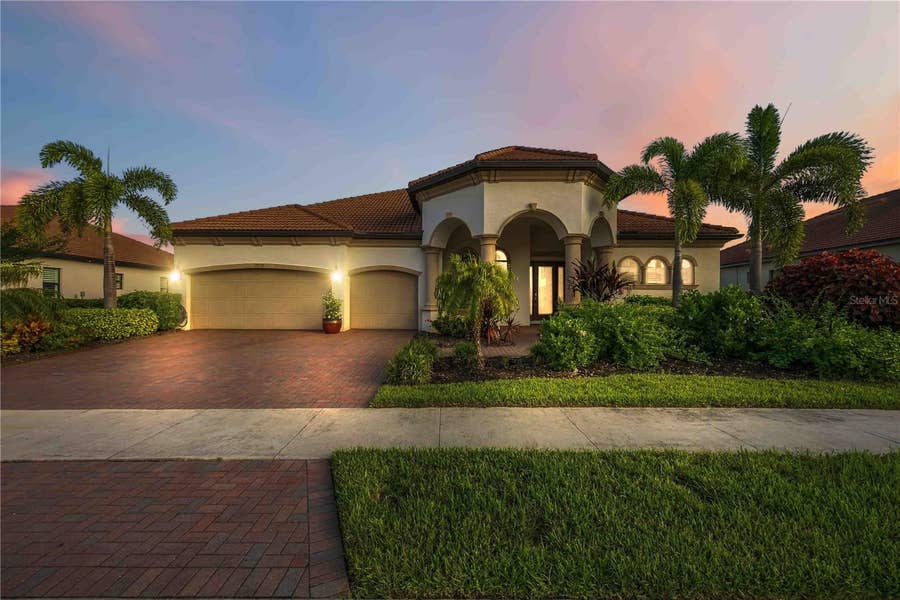 Property photo for 10720 TARFLOWER DRIVE, Venice, FL
