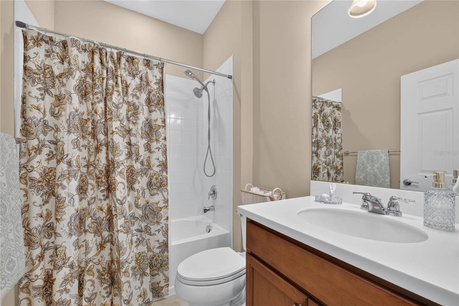 2588 DAISY DRIVE, North Port, FL 34289 2588 DAISY DRIVE, North Port, FL 34289