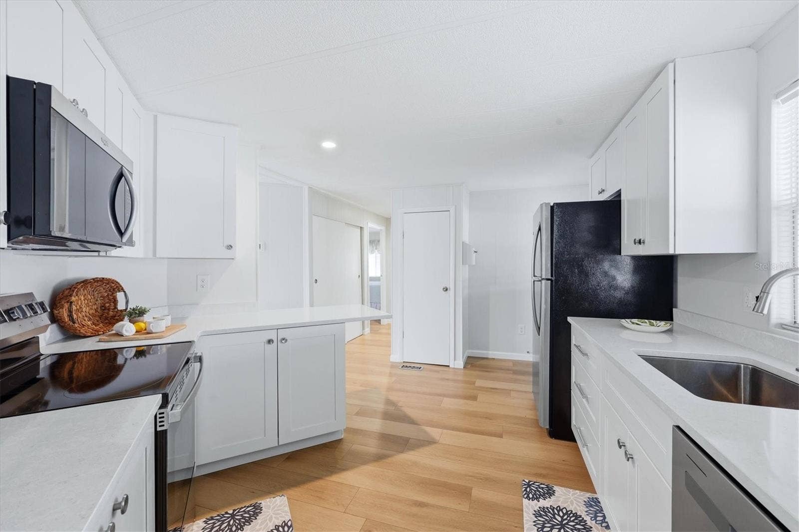 240 VIA DE LUNA, Englewood, FL 34224 Plenty of countertop space and storage