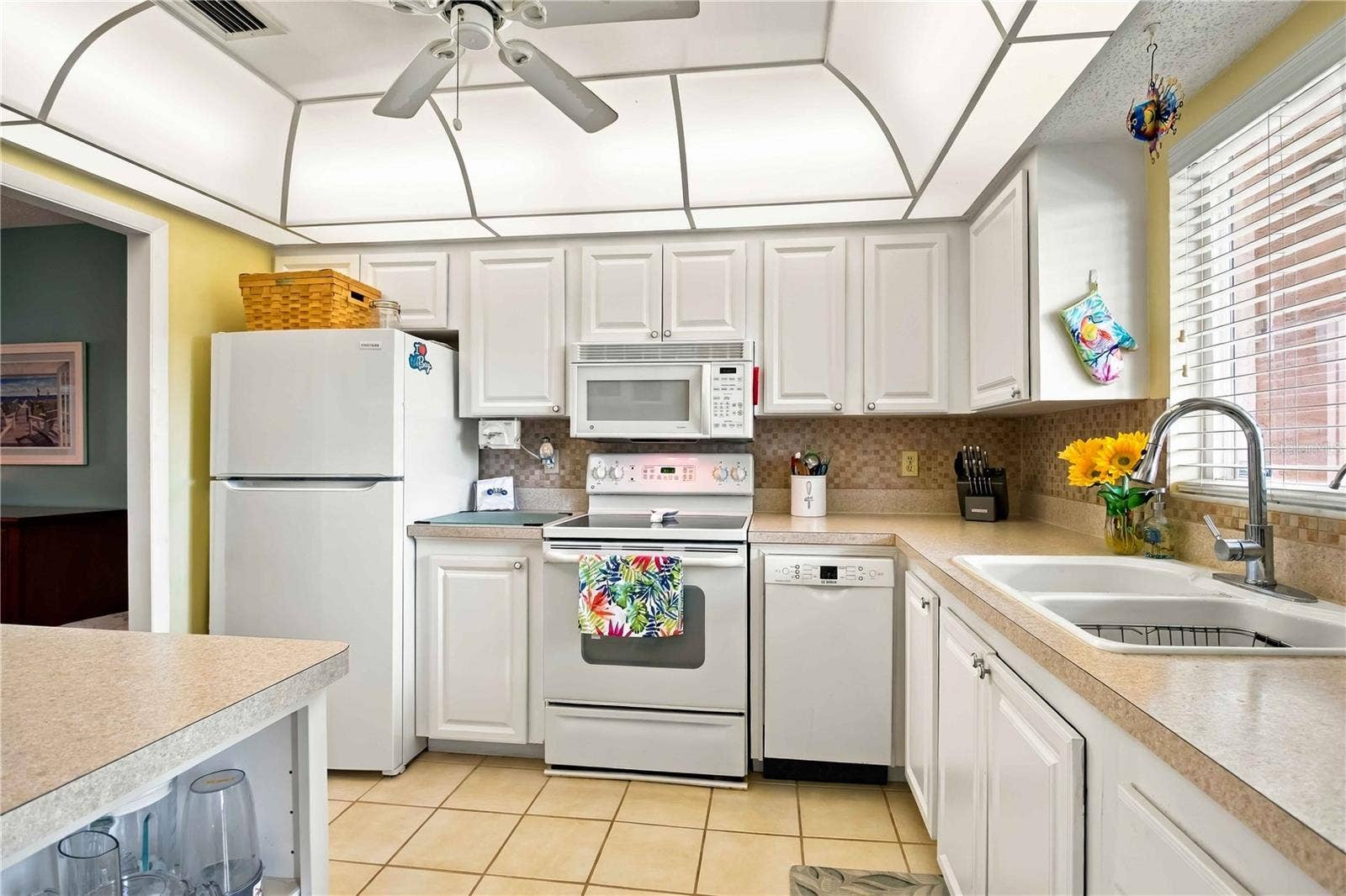 3617 LAKE BAYSHORE DRIVE, #401, Bradenton, FL 34205 3617 LAKE BAYSHORE DRIVE, #401, Bradenton, FL 34205