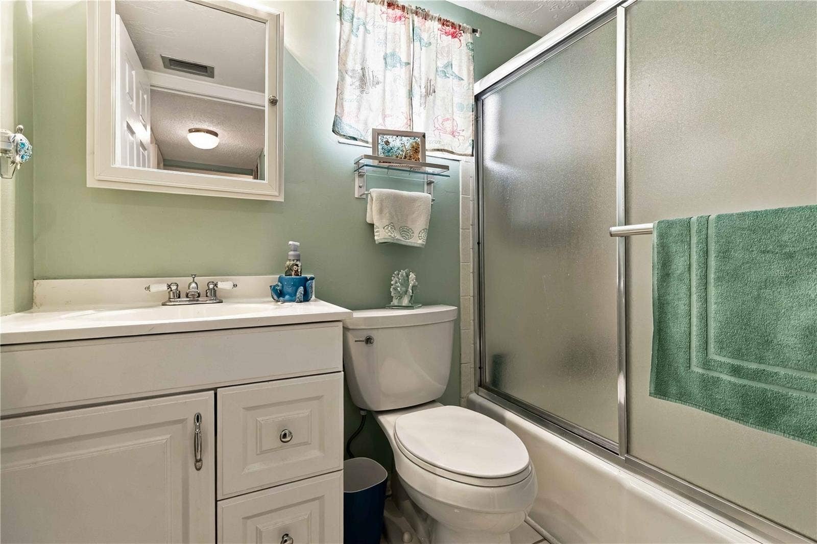 3617 LAKE BAYSHORE DRIVE, #401, Bradenton, FL 34205 3617 LAKE BAYSHORE DRIVE, #401, Bradenton, FL 34205