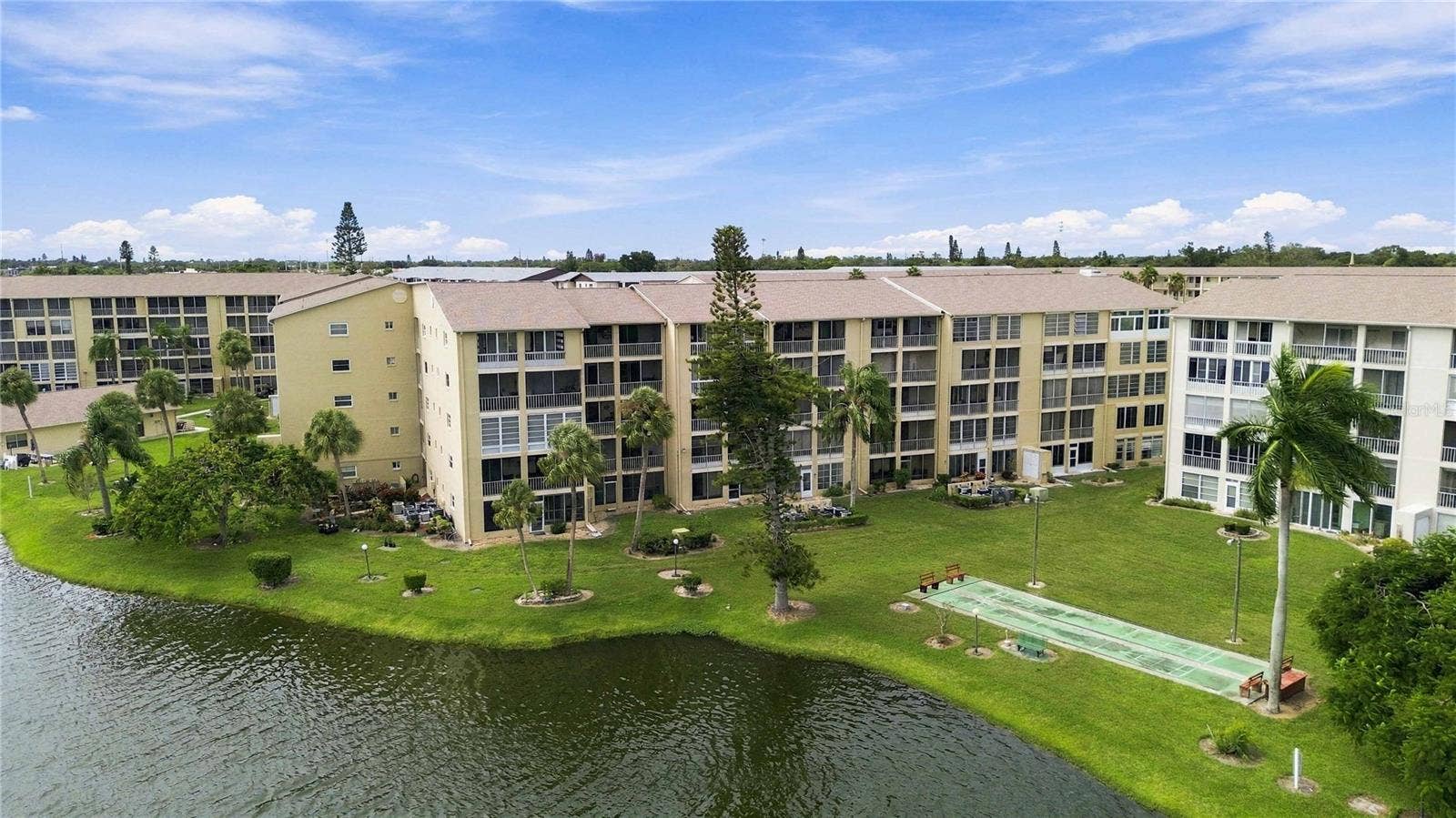 3617 LAKE BAYSHORE DRIVE, #401, Bradenton, FL 34205 3617 LAKE BAYSHORE DRIVE, #401, Bradenton, FL 34205