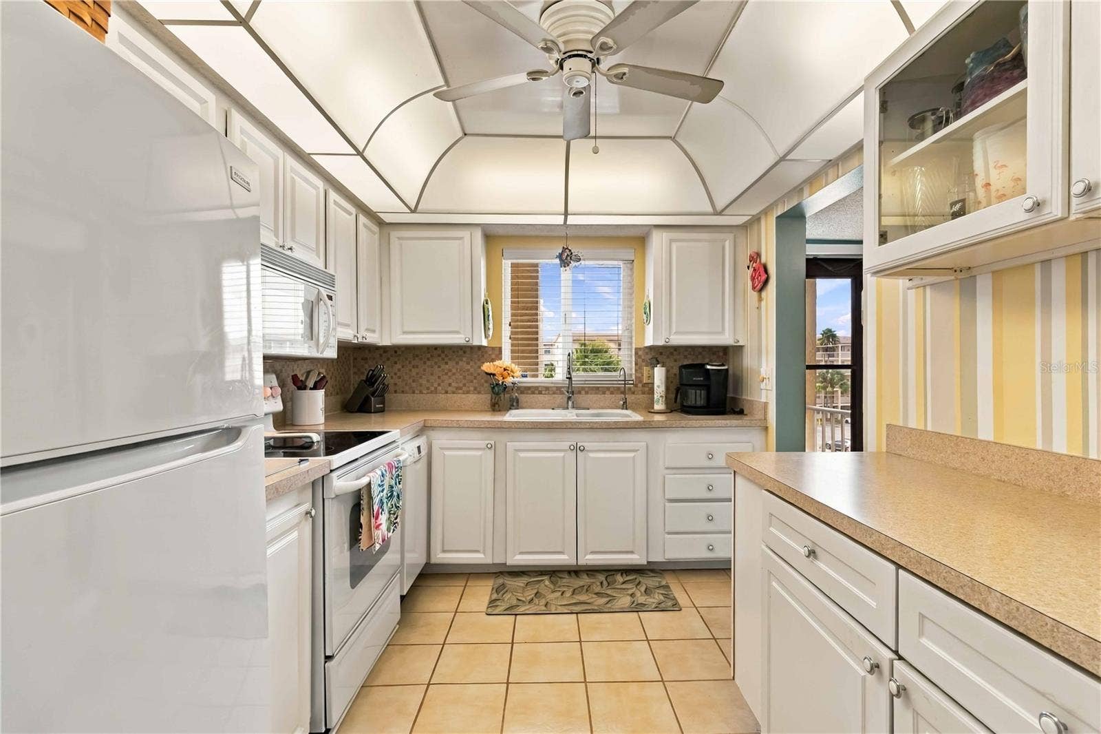 3617 LAKE BAYSHORE DRIVE, #401, Bradenton, FL 34205 3617 LAKE BAYSHORE DRIVE, #401, Bradenton, FL 34205