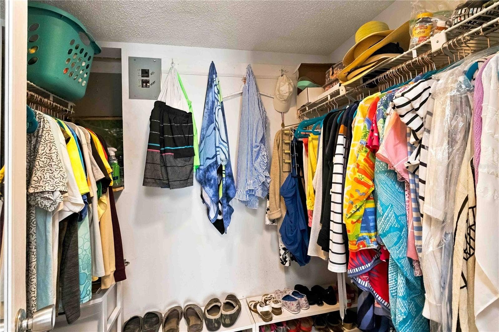 3617 LAKE BAYSHORE DRIVE, #401, Bradenton, FL 34205 3617 LAKE BAYSHORE DRIVE, #401, Bradenton, FL 34205