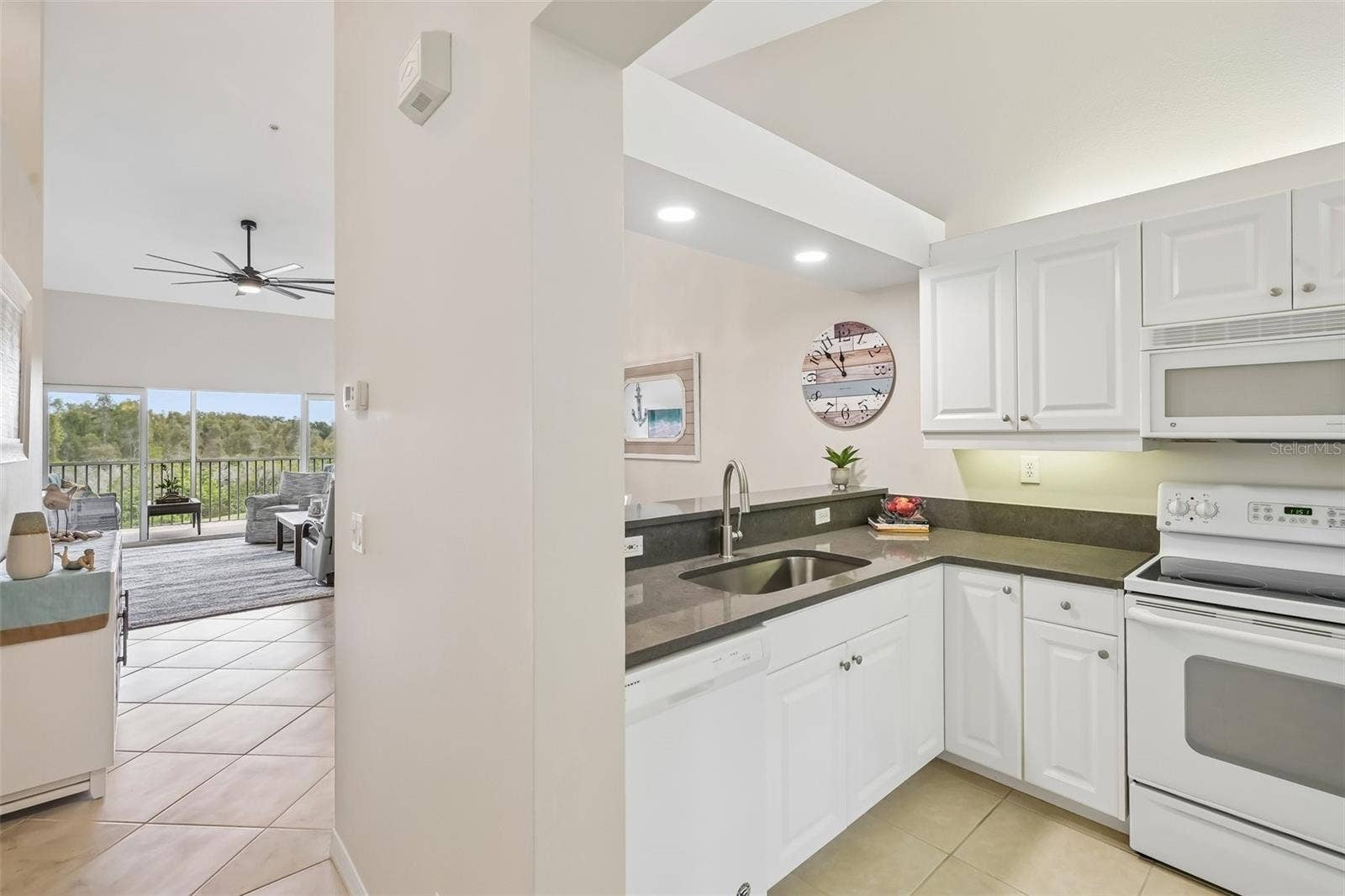 412 SUNSET LAKE BOULEVARD, #202, Venice, FL 34292 412 SUNSET LAKE BOULEVARD, #202, Venice, FL 34292