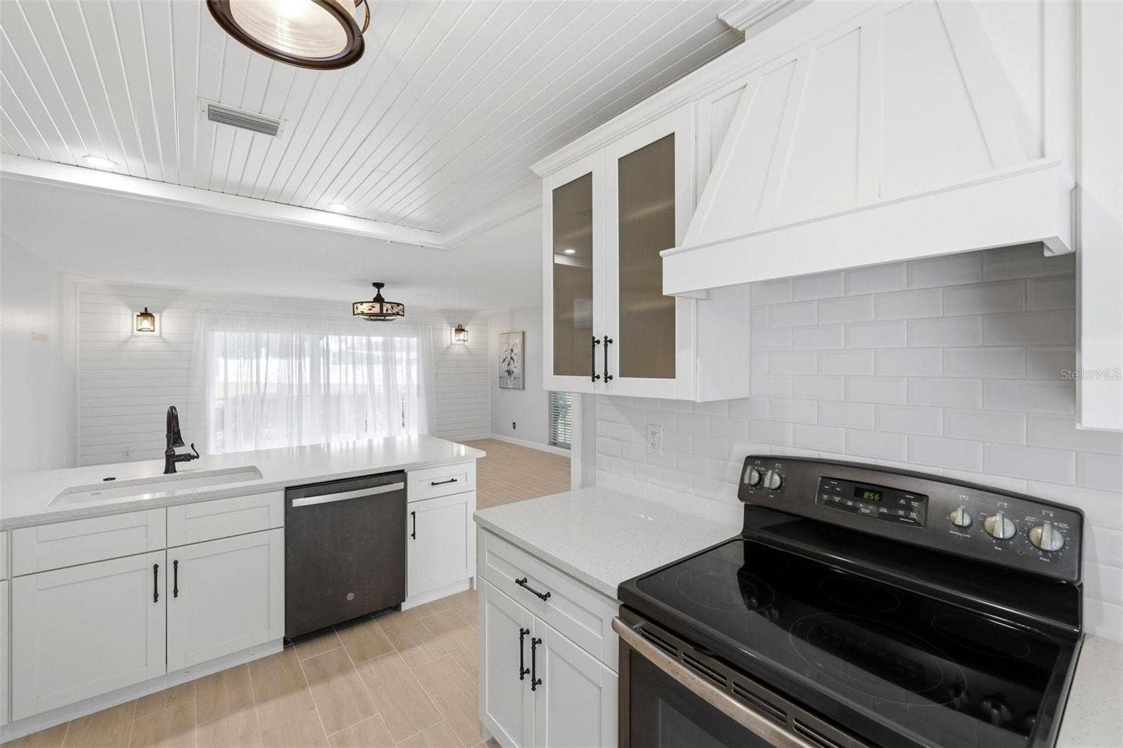 Another angle of kitchen