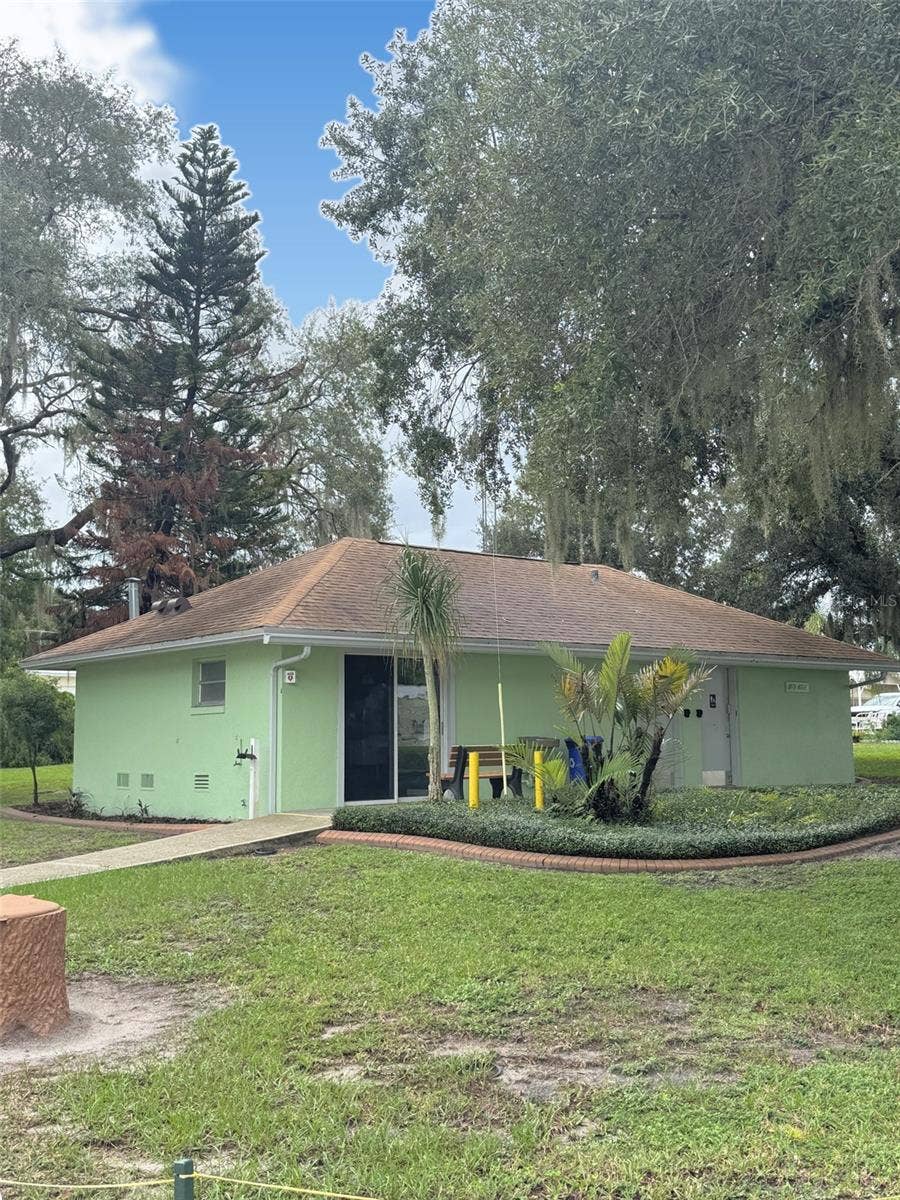 12 SADDLEBAG TRAIL N, Lake Wales, FL 33898 BATH HOUSE AND LAUNDRY ARE