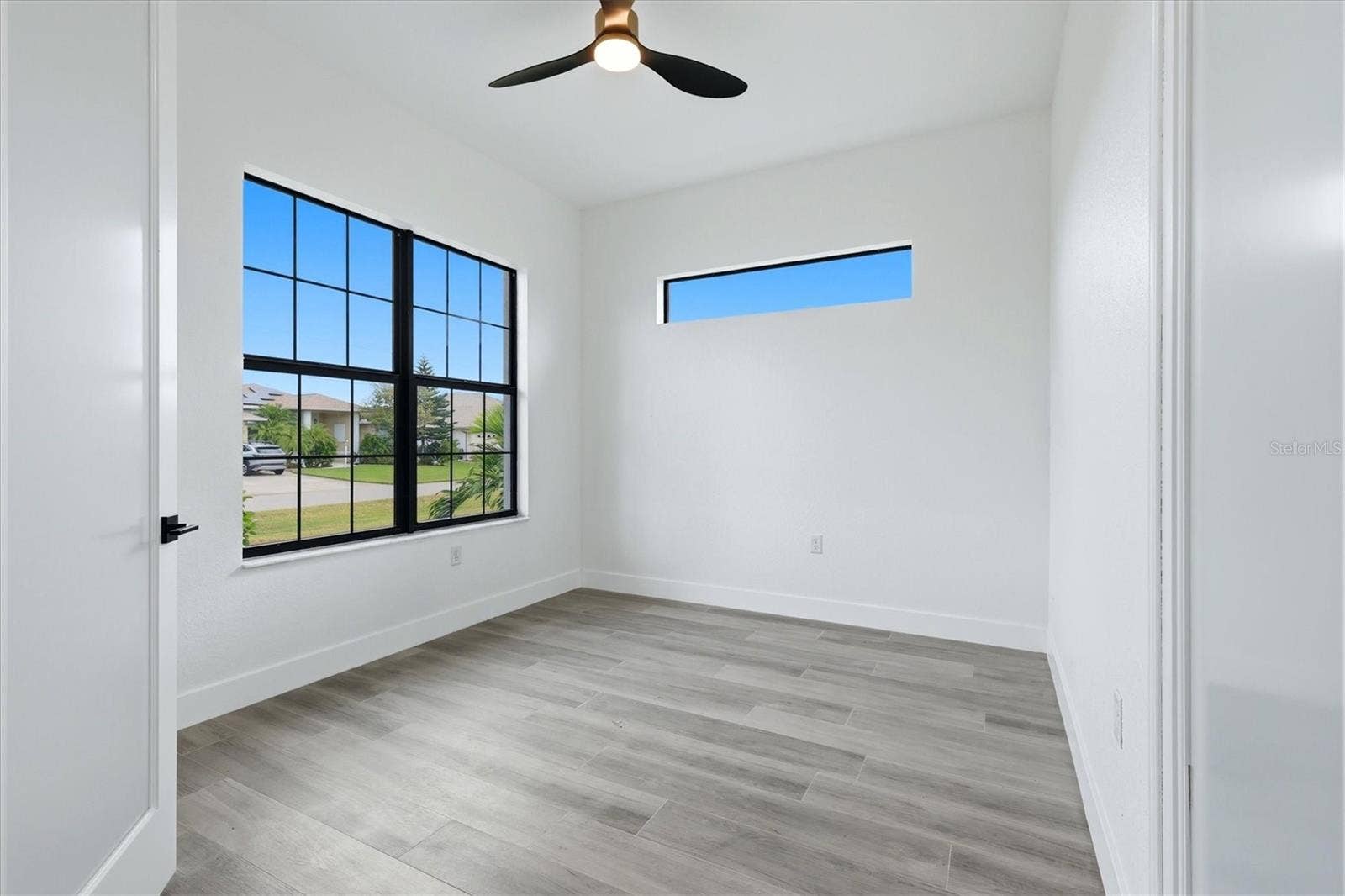 Nice office/extra room