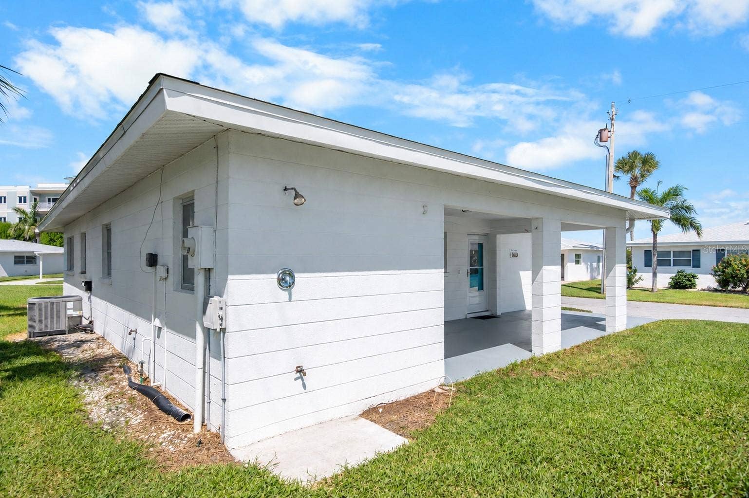 1977 BEACH ROAD, #69, Englewood, FL 34223 Outdoor Shower