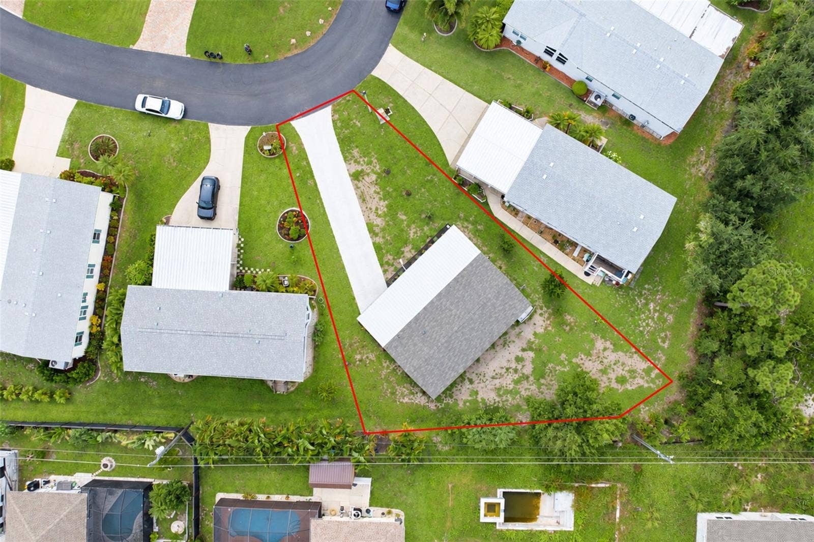 Aerial #2 - large oversized lot!