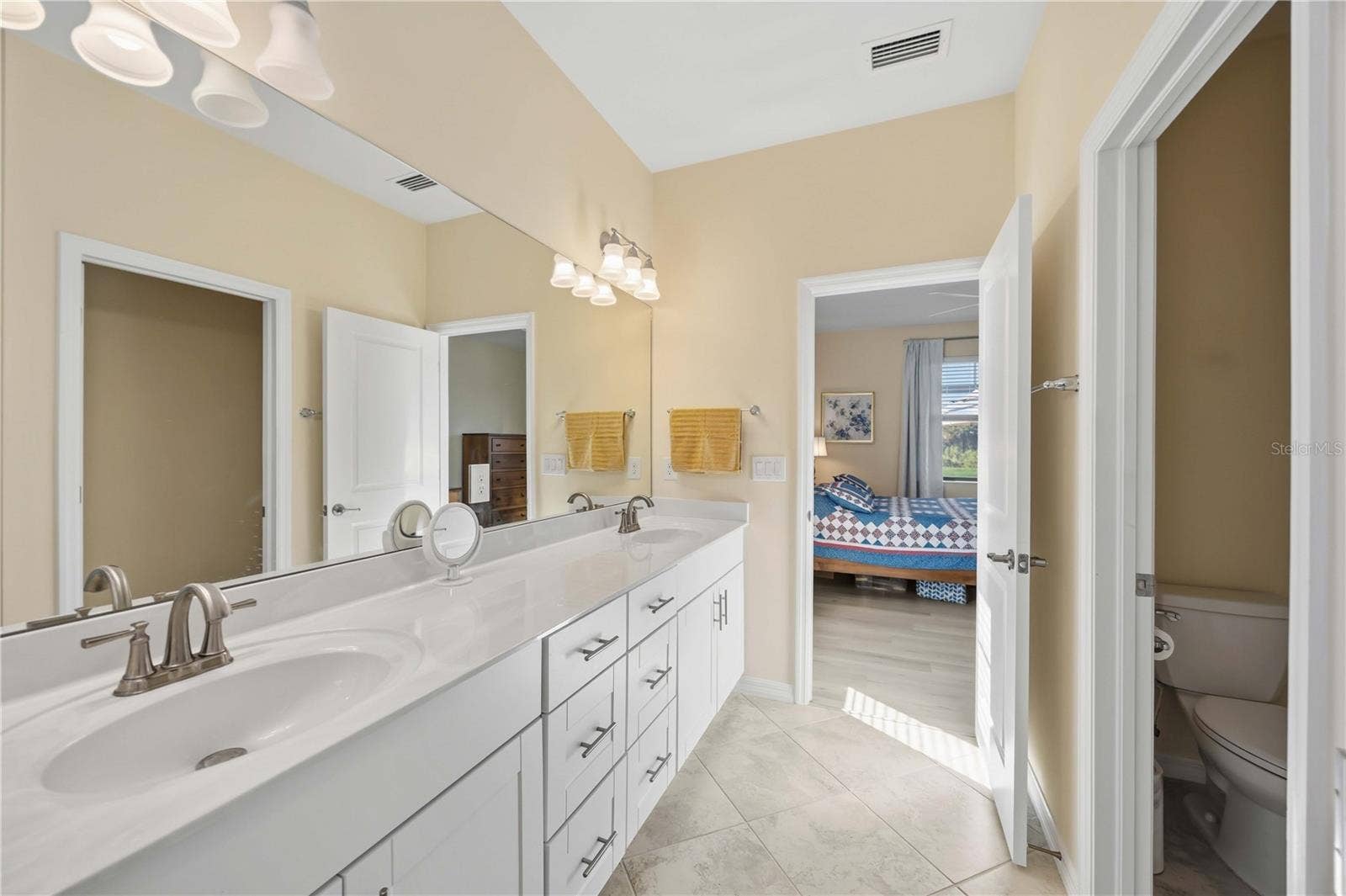 15945 HONEY SUCKLE STREET, Port Charlotte, FL 33953 Dual vanities