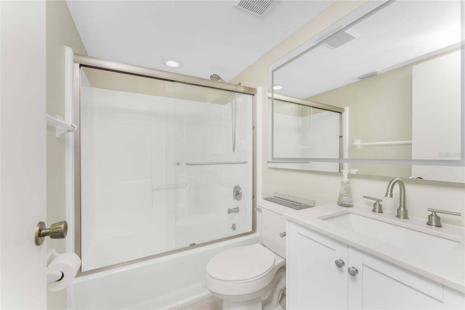 6600 GASPARILLA PINES BOULEVARD, #14-103, Englewood, FL 34224 Guest bath is nicely updated also!