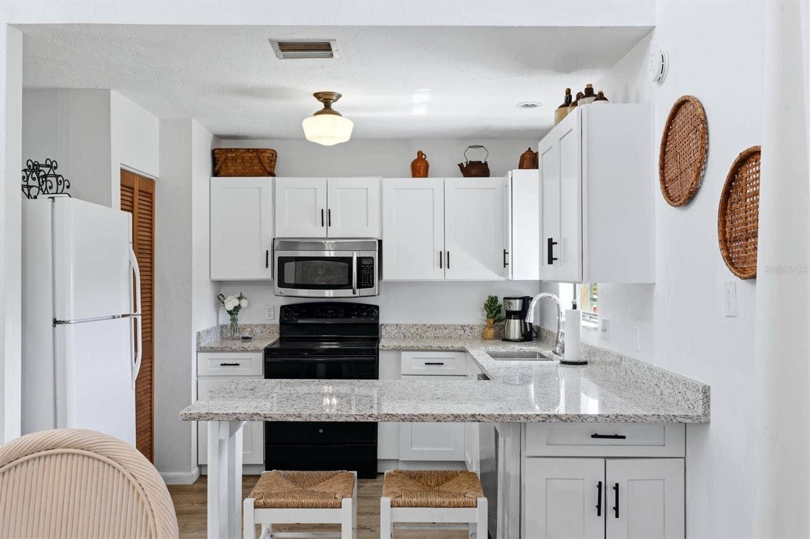 27 MARK TWAIN LANE, Rotonda West, FL 33947 27 MARK TWAIN LANE, Rotonda West, FL 33947