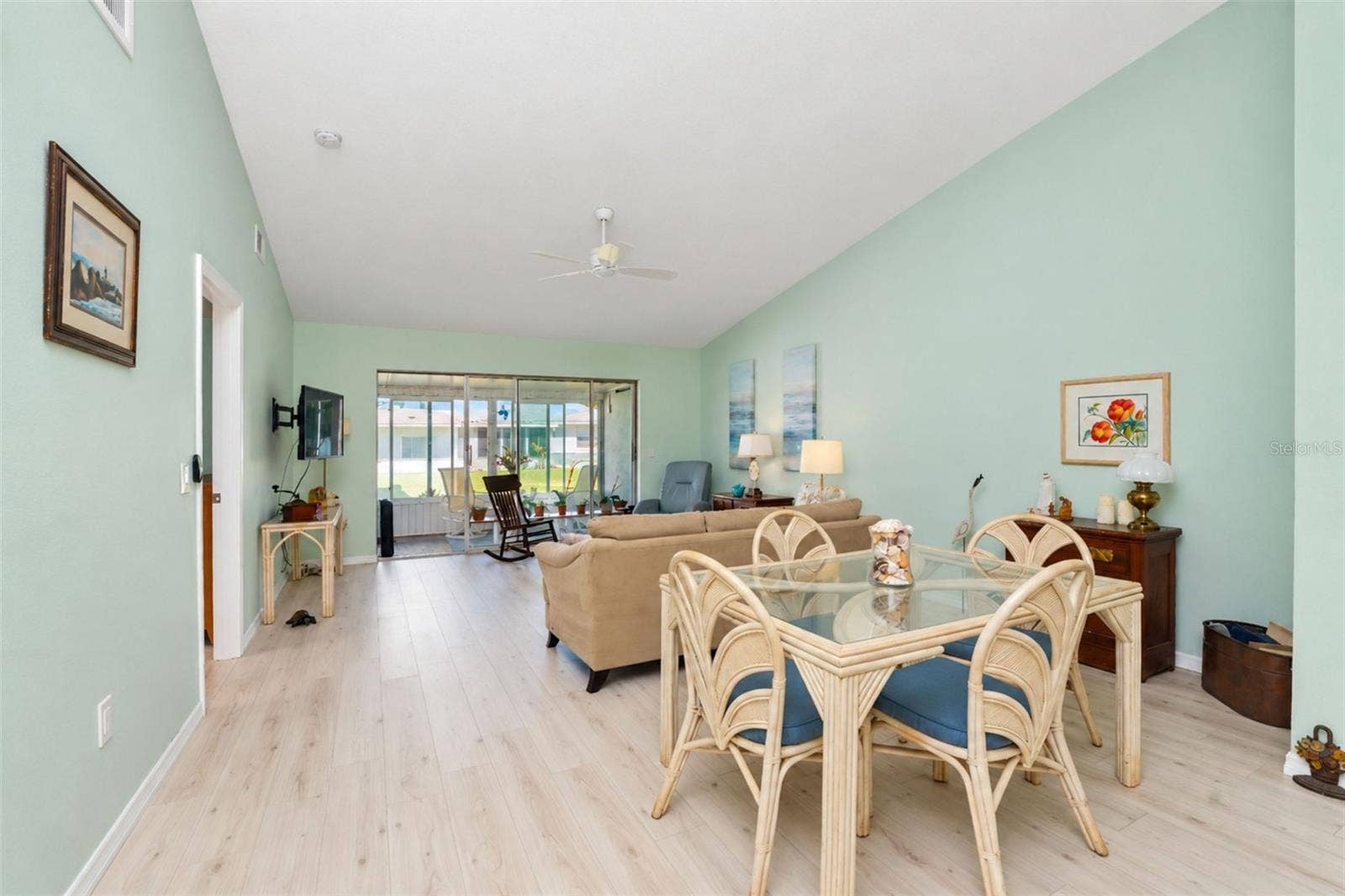 6468 HAMLET DRIVE, #B, Englewood, FL 34224 The dining area is conveniently located between the kitchen and living room.