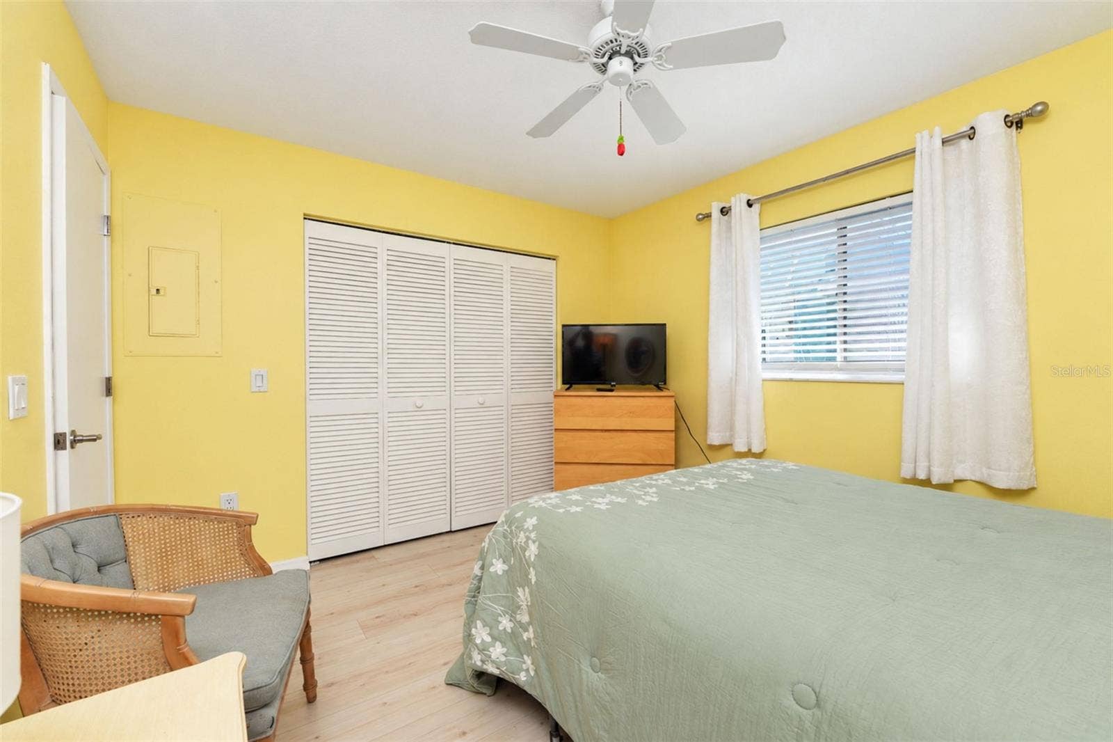 6468 HAMLET DRIVE, #B, Englewood, FL 34224 There is also a wall closet in the guest bedrrom.