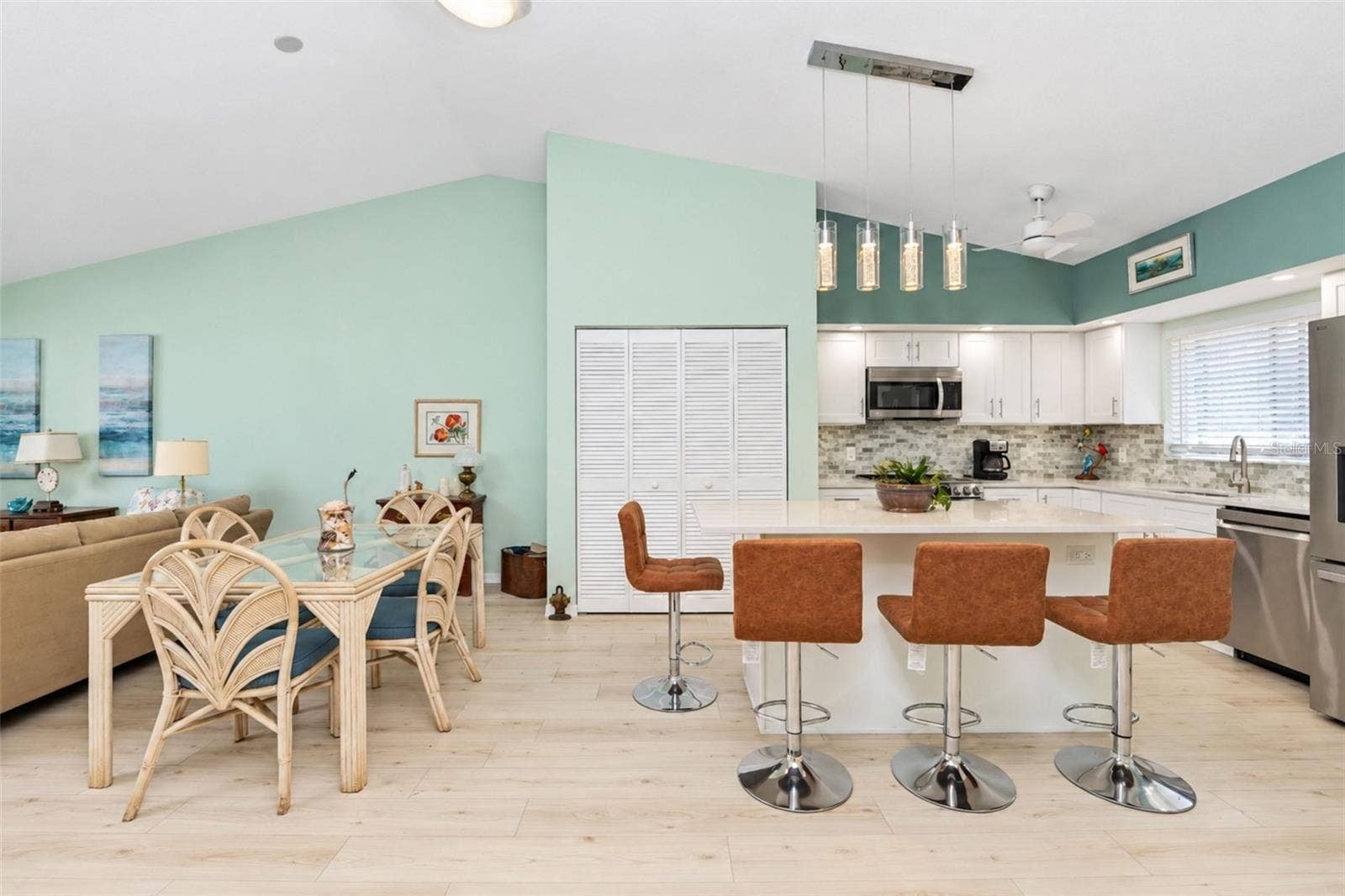 6468 HAMLET DRIVE, #B, Englewood, FL 34224 This open space is great for entertaining!