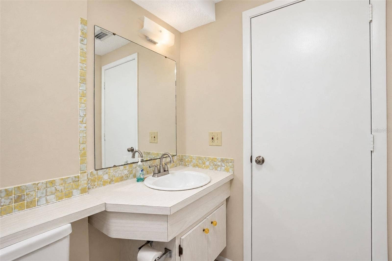 Main bathroom