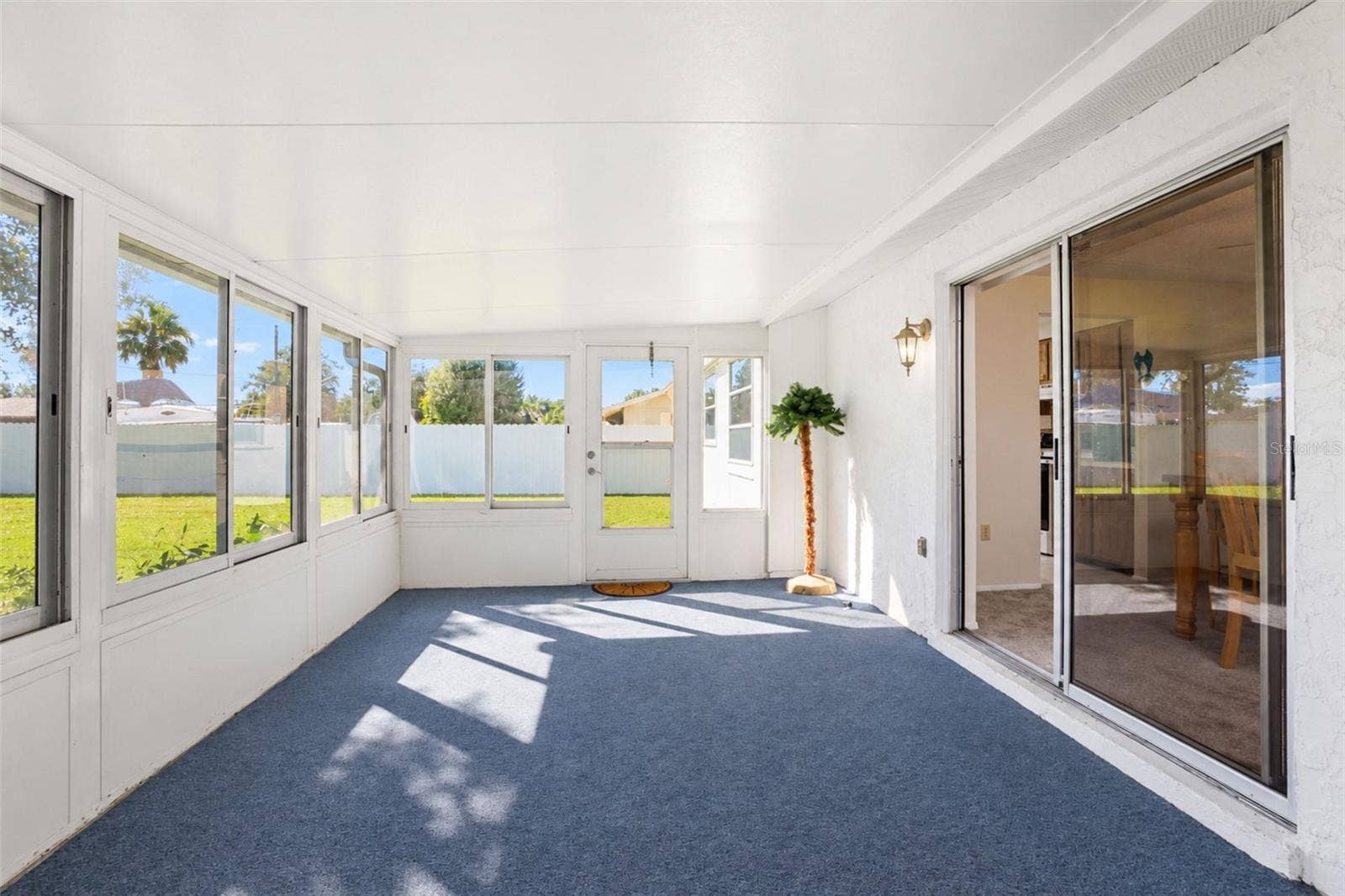 Enclosed lanai/Florida roome