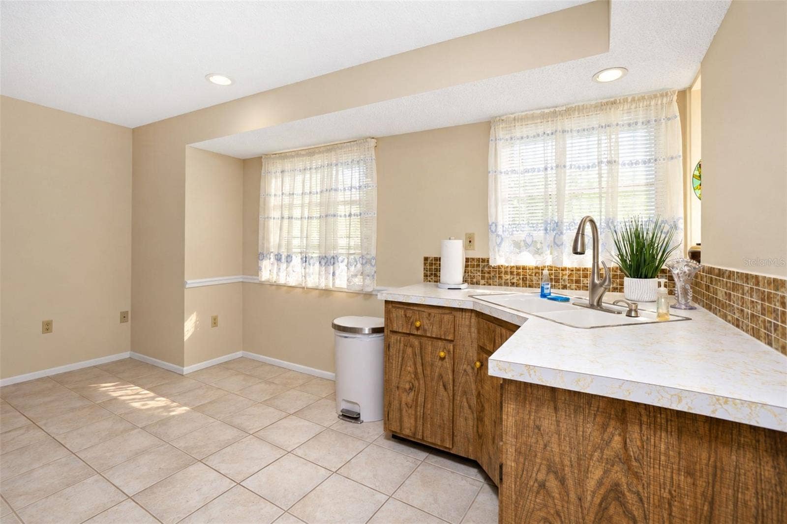 Spacious kitchen!