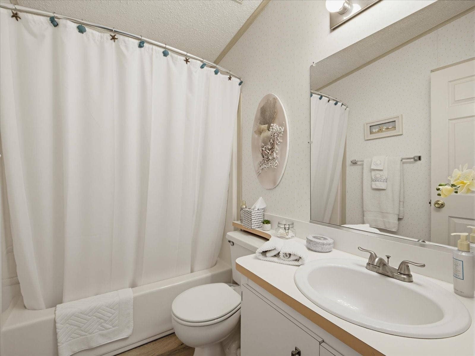 GUEST BATHROOM.